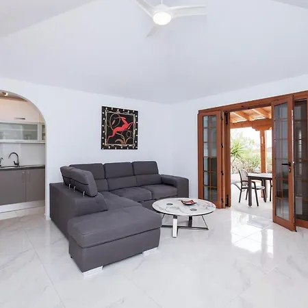 Summer House, Golf Del Sur 圣米格尔德阿沃纳