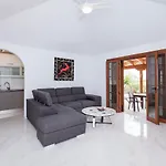 Summer House, Golf Del Sur سان ميغيل ذي أبونا