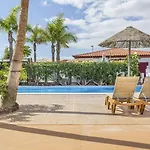 Summer House, Golf Del Sur سان ميغيل ذي أبونا